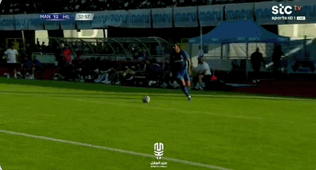 利雅得新月友谊赛3-2击败曼海姆，努涅斯连场破门