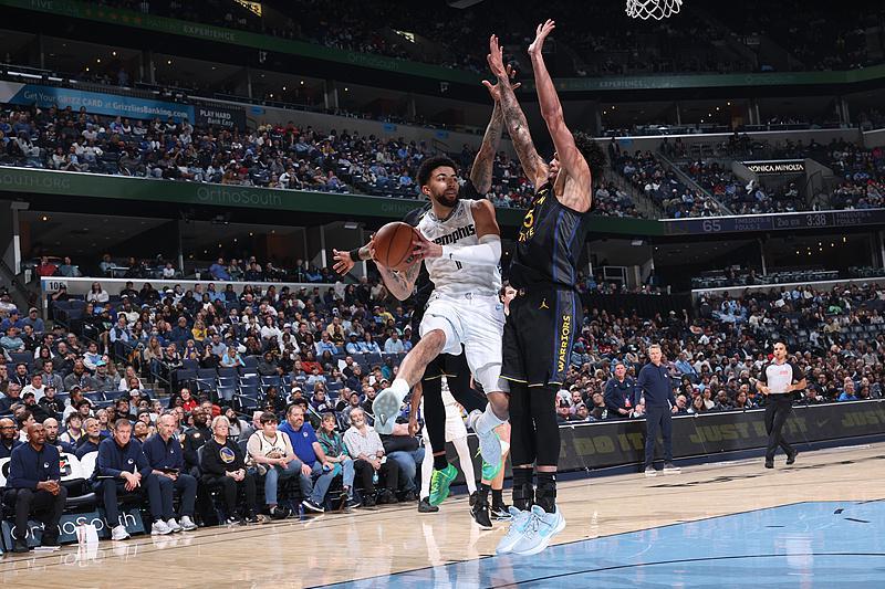 博鱼APP-勇士8人上双大胜灰熊:霍福德15000分里程碑 波杰19+8+6