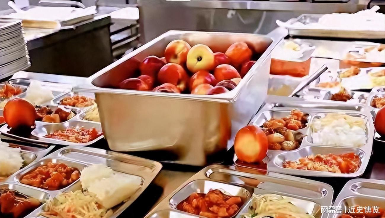 博鱼官网-北京下了死命令，2027年底前，所有中小学必须告别“校外配餐”