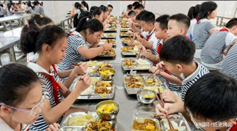 博鱼官网-北京下了死命令，2027年底前，所有中小学必须告别“校外配餐”