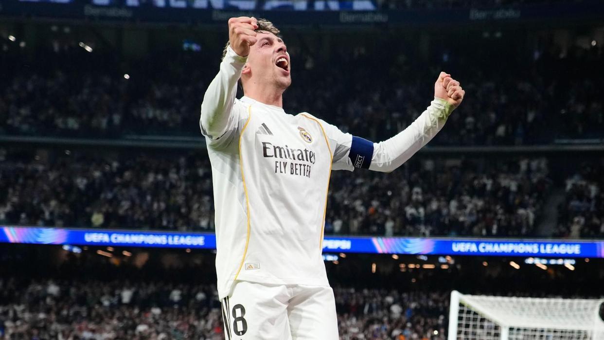 博鱼官网-“地球上最被低估的球员”完成史诗之夜！22分钟帽子戏法打爆曼城